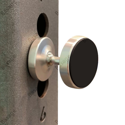 RACKD MagMount plata en una superficie de acero
